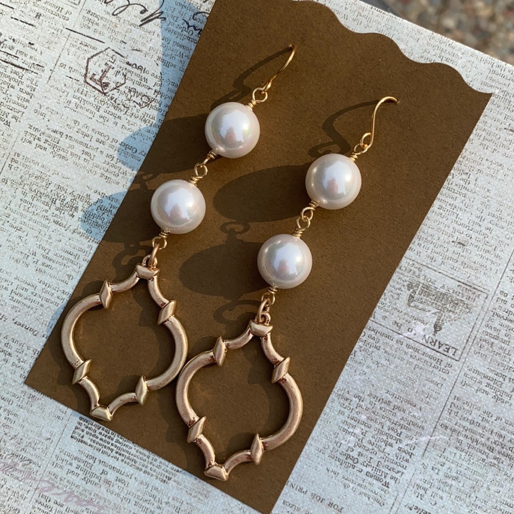 NEW LONG chunky pearl gold quatrefoil statement - Picture 4 of 8
